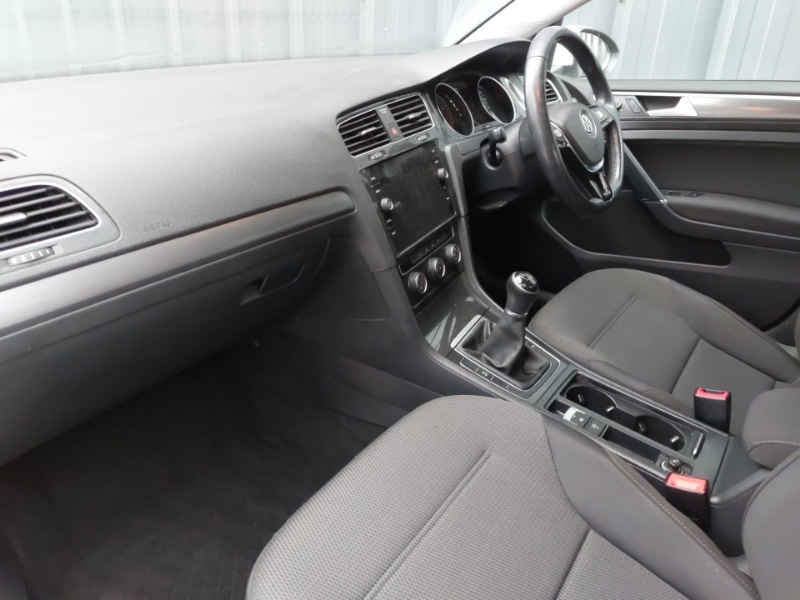 Used Volkswagen Golf 2019 for sale - 76815721: Photo 5