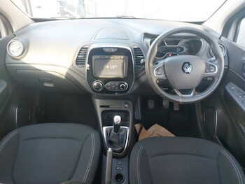 Used Renault Captur 2018 for sale - 77837690: Photo