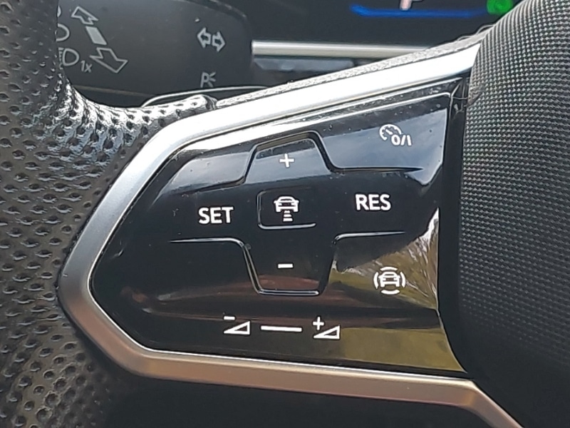 Used Volkswagen T-Roc 2023 for sale - 76208552: Photo 15