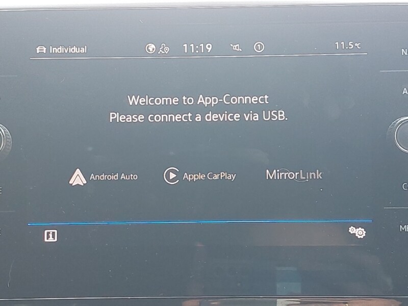 Used Volkswagen T-Roc 2023 for sale - 76208552: Photo 17