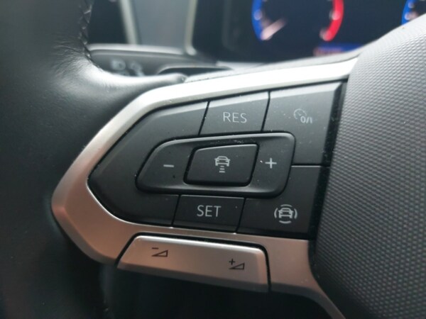 Used Volkswagen T-Roc 2023 for sale - 76166127: Photo 15