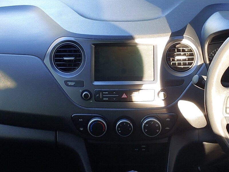 Used Hyundai i10 2018 for sale - 77078121: Photo 11