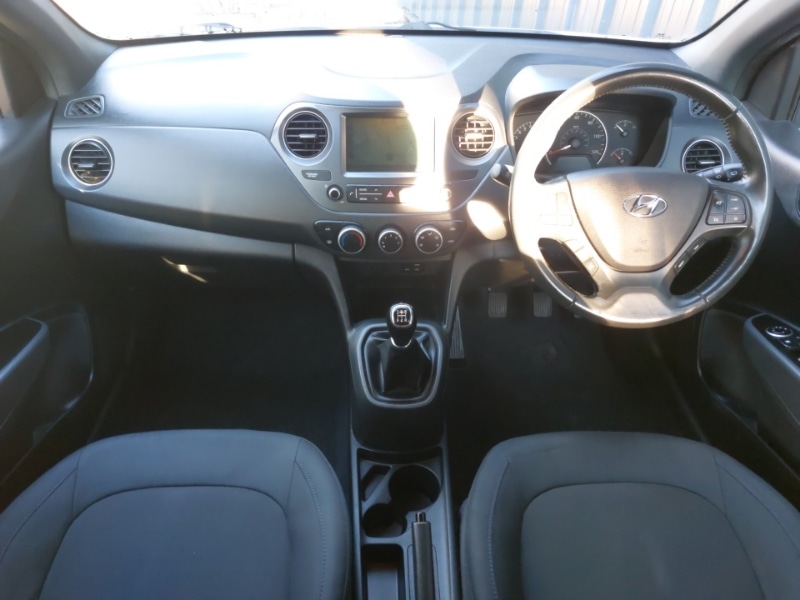Used Hyundai i10 2018 for sale - 77078121: Photo 2