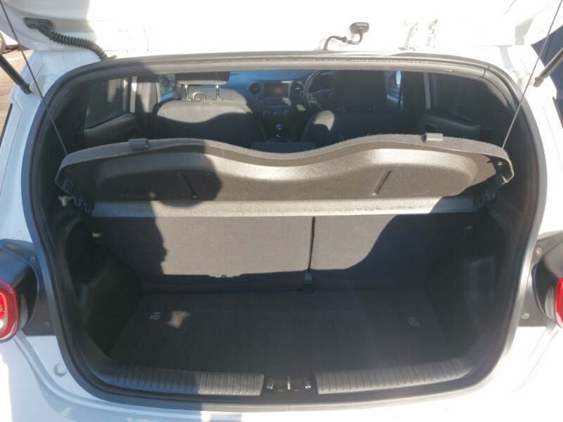 Used Hyundai i10 2018 for sale - 77078121: Photo 8