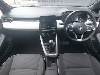 Used Renault Clio 2023 for sale - 75767846: Photo