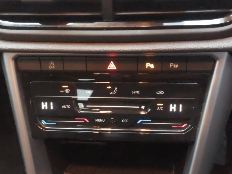 Used Volkswagen T-Roc 2023 for sale - 77466858: Photo 11