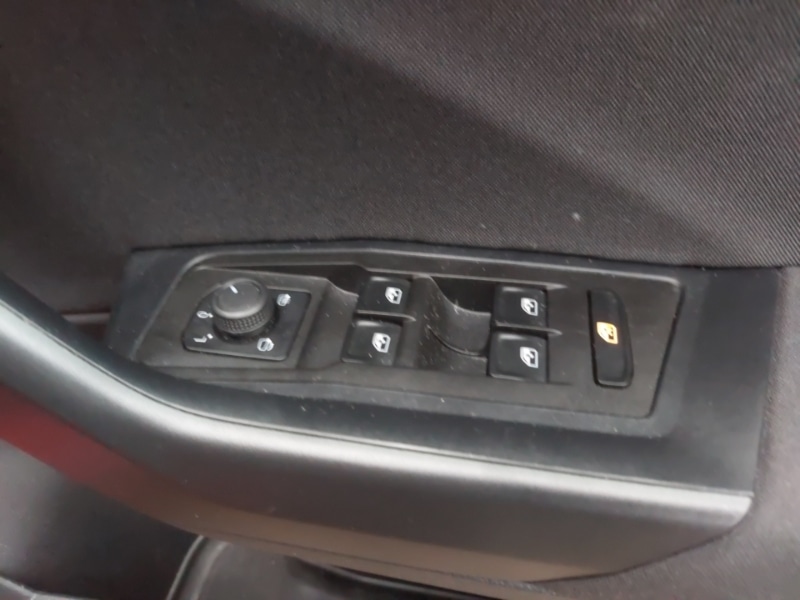 Used Volkswagen T-Roc 2023 for sale - 77466858: Photo 13