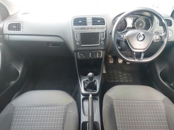 Used Volkswagen Polo 2015 for sale - 78061278: Photo