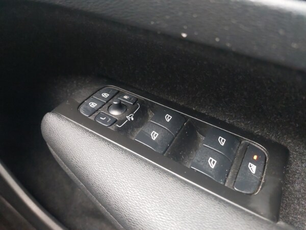 Used Volvo XC40 2021 for sale - 75963840: Photo 15
