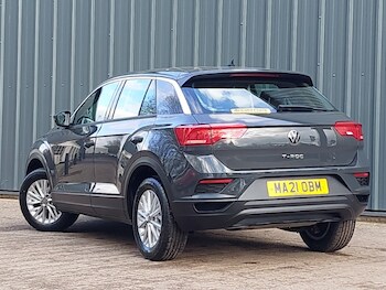 Used Volkswagen T-Roc 2021 for sale - 77815530: Photo