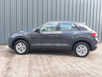 Used Volkswagen T-Roc 2021 for sale - 77815530: Photo