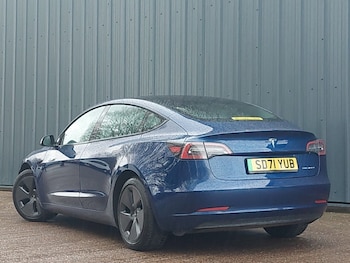 Used Tesla Model 3 2021 for sale - 77004630: Photo