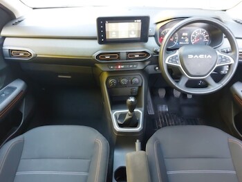 Used Dacia Sandero Stepway 2023 for sale - 76054071: Photo 2