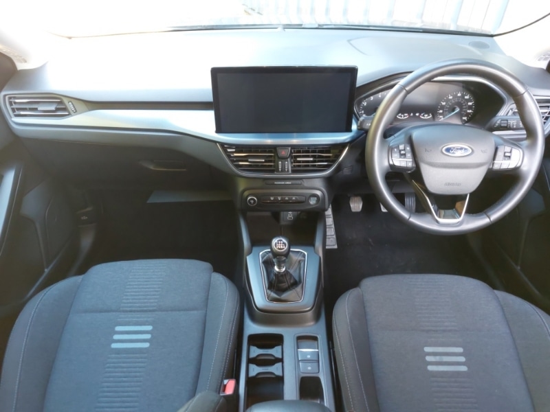 Used Ford Focus 2023 for sale - 76054033: Photo 2