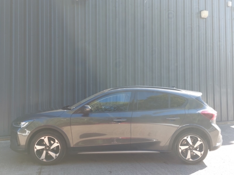 Used Ford Focus 2023 for sale - 76054033: Photo 4