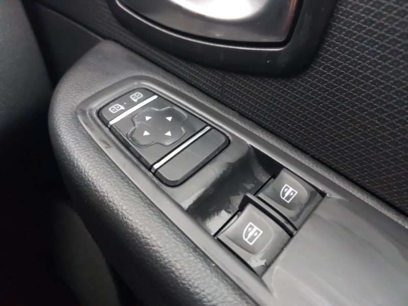 Used Renault Clio 2019 for sale - 77223892: Photo 17