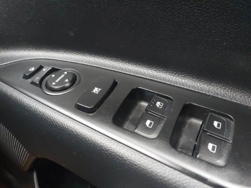 Used Kia Stonic 2023 for sale - 77611125: Photo 17