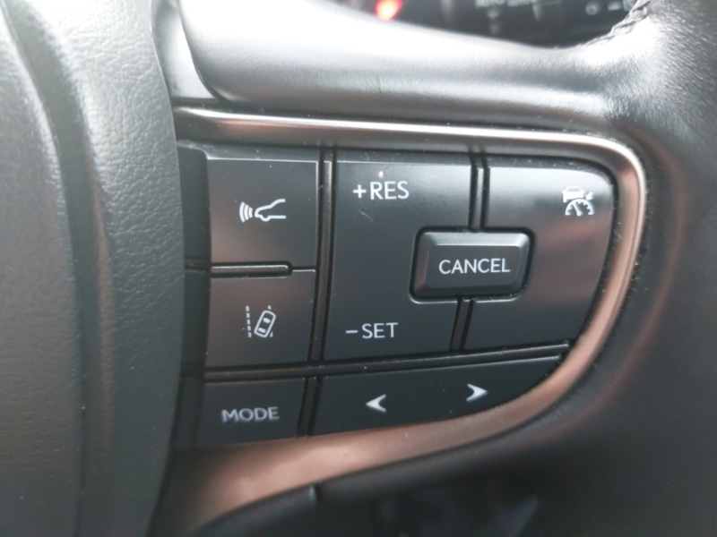Used Lexus UX 2023 for sale - 76920375: Photo 15