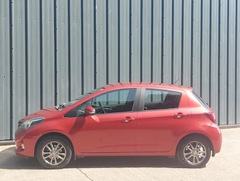 Used Toyota Yaris 2015 for sale - 79231491: Photo