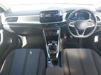 Used Volkswagen T-Roc 2024 for sale - 78467345: Photo