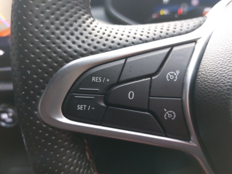 Used Renault Clio 2023 for sale - 76771459: Photo 19