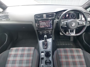 Used Volkswagen Golf 2019 for sale - 78656317: Photo