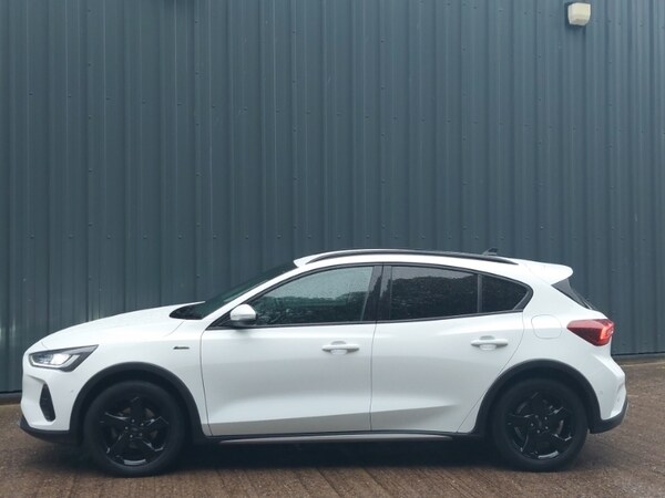 Used Ford Focus 2023 for sale - 76130087: Photo 4