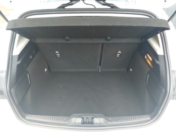 Used Ford Focus 2023 for sale - 76130087: Photo 8