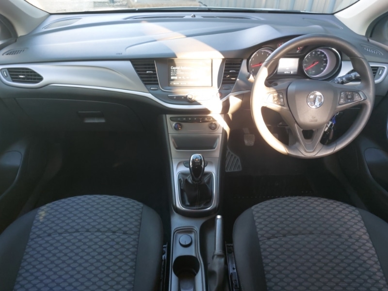 Used Vauxhall Astra 2017 for sale - 77209484: Photo 2