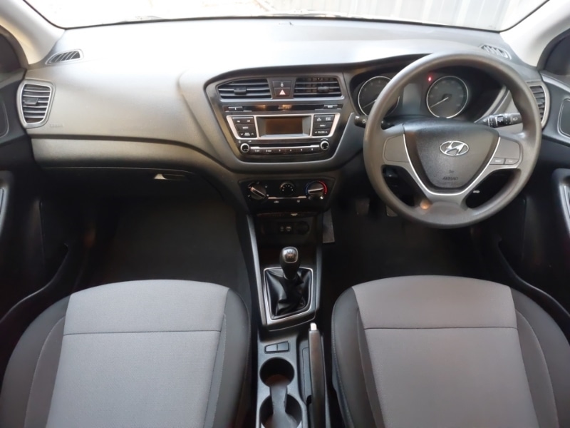 Used Hyundai i20 2017 for sale - 76537019: Photo 2
