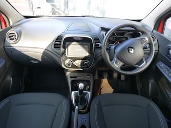 Used Renault Captur 2018 for sale - 77922520: Photo