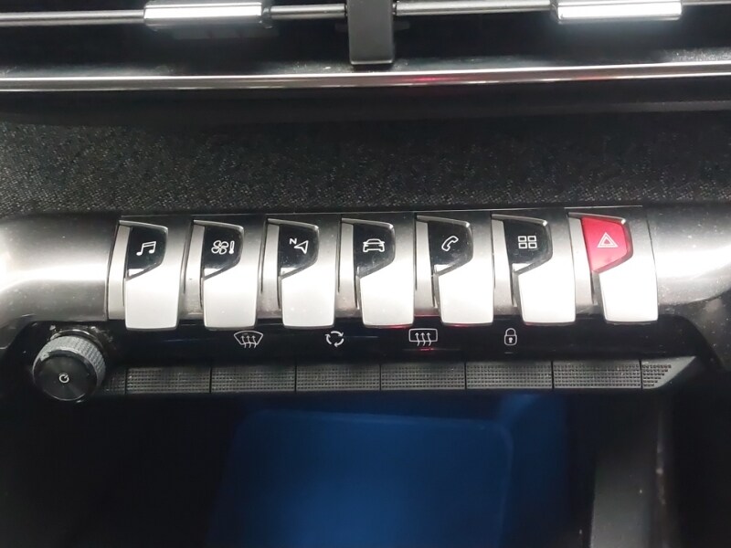 Used Peugeot 3008 2018 for sale - 77433143: Photo 11