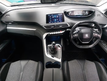 Used Peugeot 3008 2018 for sale - 77433143: Photo