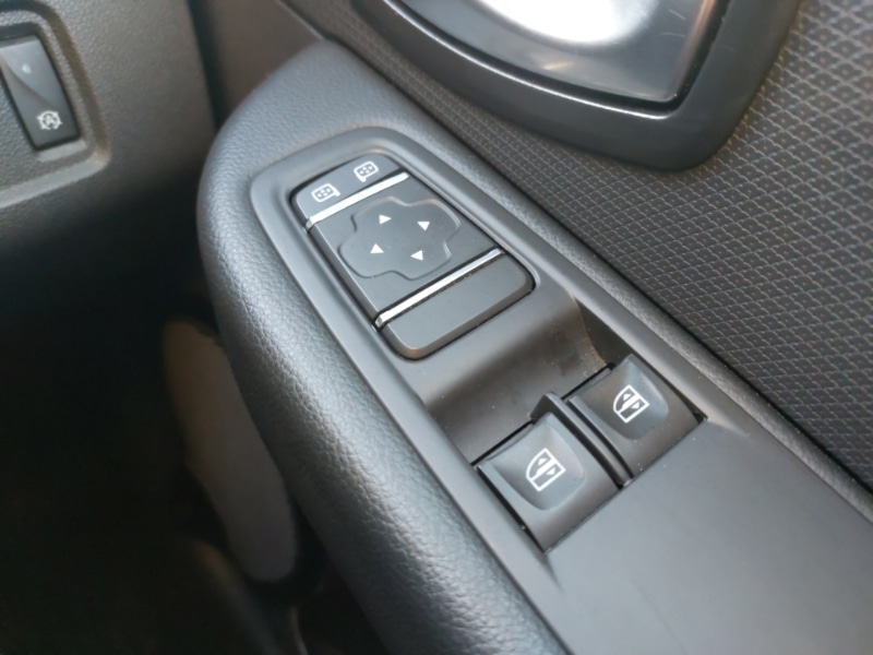 Used Renault Clio 2018 for sale - 77686234: Photo 17