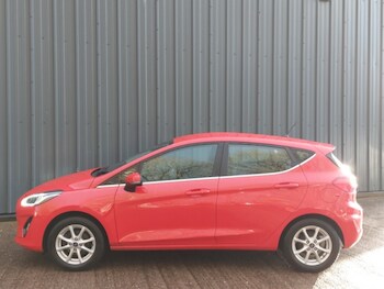 Used Ford Fiesta 2017 for sale - 77209477: Photo