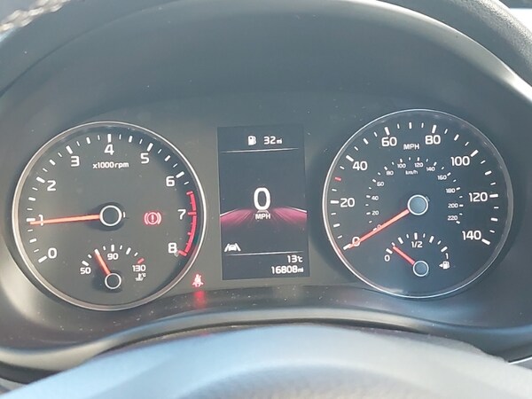 Used Kia Stonic 2022 for sale - 76282040: Photo 10