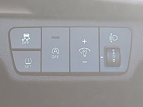 Used Kia Stonic 2022 for sale - 76282040: Photo 13