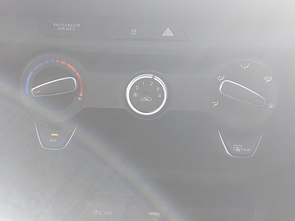 Used Kia Stonic 2022 for sale - 76282040: Photo 14