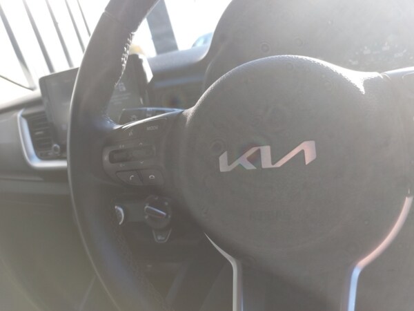 Used Kia Stonic 2022 for sale - 76282040: Photo 18