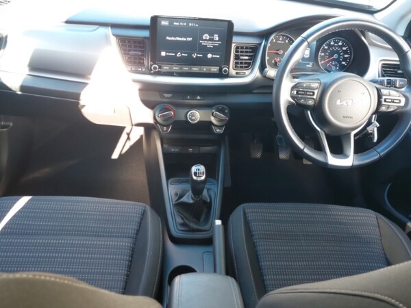 Used Kia Stonic 2022 for sale - 76282040: Photo 2
