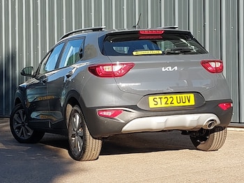 Used Kia Stonic 2022 for sale - 76282040: Photo 3
