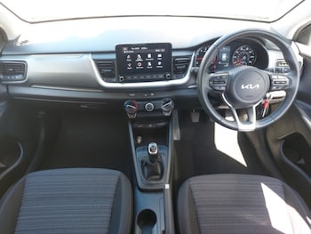 Used Kia Stonic 2023 for sale - 78442018: Photo