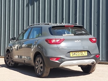 Used Kia Stonic 2023 for sale - 78442018: Photo