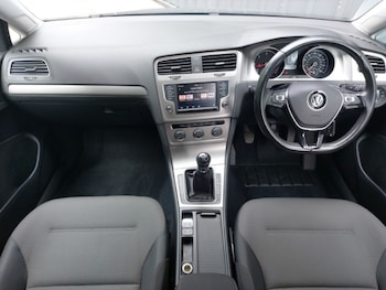 Used Volkswagen Golf 2017 for sale - 78700543: Photo