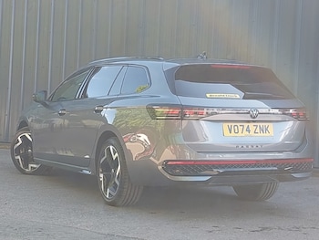 Used Volkswagen Passat 2024 for sale - 79517664: Photo