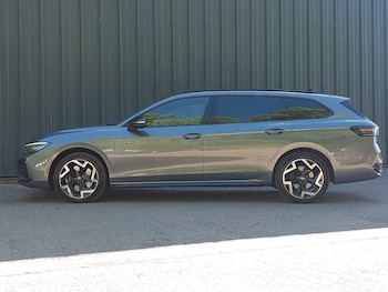 Used Volkswagen Passat 2024 for sale - 79517664: Photo