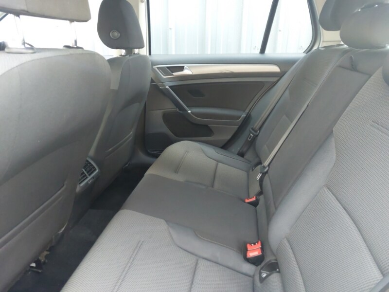 Used Volkswagen Golf 2017 for sale - 77987603: Photo 6