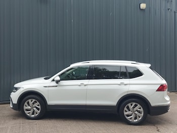 Used Volkswagen Tiguan Allspace 2023 for sale - 78973200: Photo