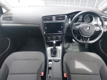Used Volkswagen Golf 2019 for sale - 75633694: Photo