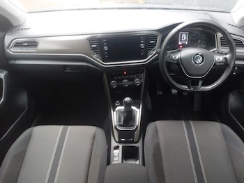 Used Volkswagen T-Roc 2019 for sale - 76779868: Photo